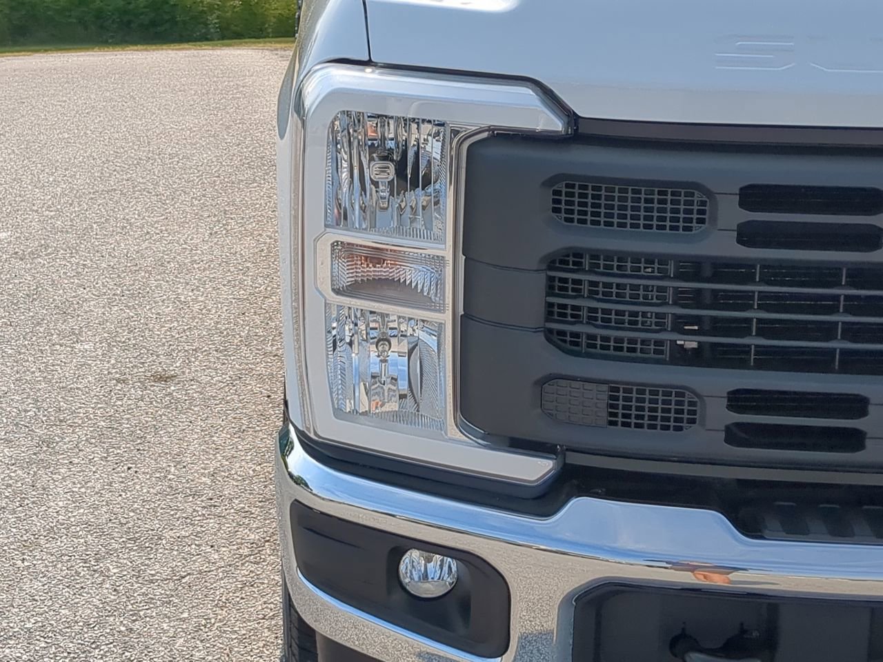 Certified 2023 Ford F250 XL w/ FX4 Off-Road Package AWD/4WD image 8