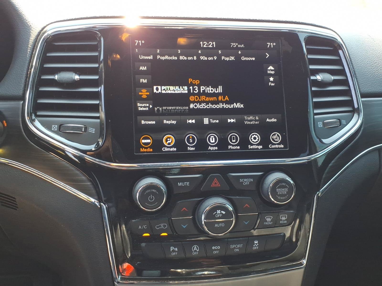 Used 2021 Jeep Grand Cherokee Limited w/ Sun & Sound Group AWD/4WD image 22