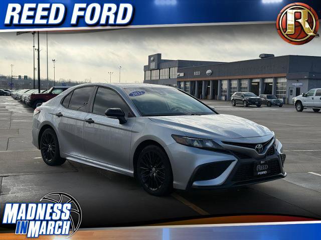 Used 2022 Toyota Camry SE w/ Convenience Package