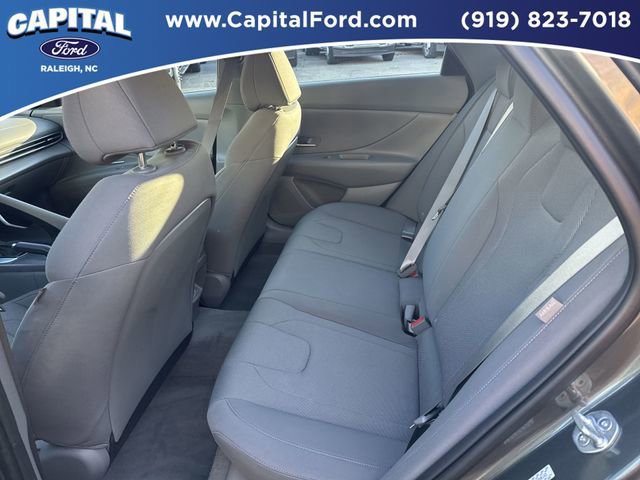 Used 2024 Hyundai Elantra SE image 16