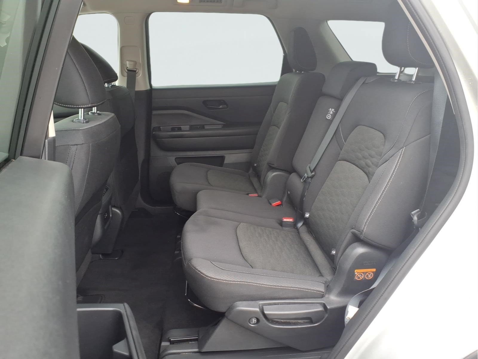 Used 2024 Nissan Pathfinder SV AWD/4WD image 21