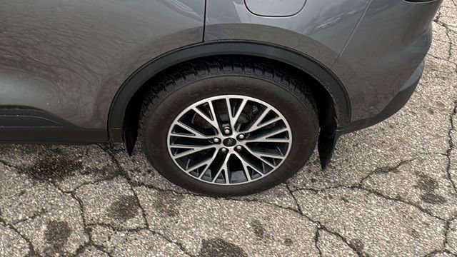 Certified 2024 Ford Escape SE w/ PHEV Premium Package image 29