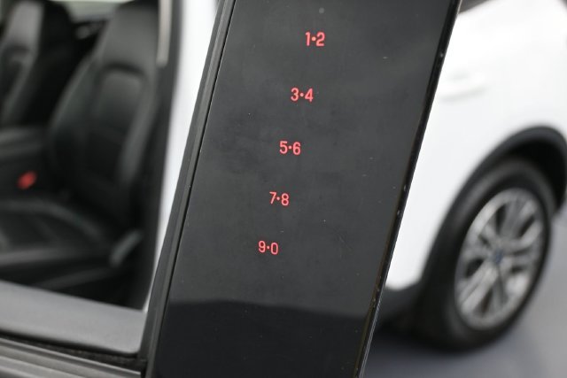 Certified 2022 Ford Escape SEL FWD image 11