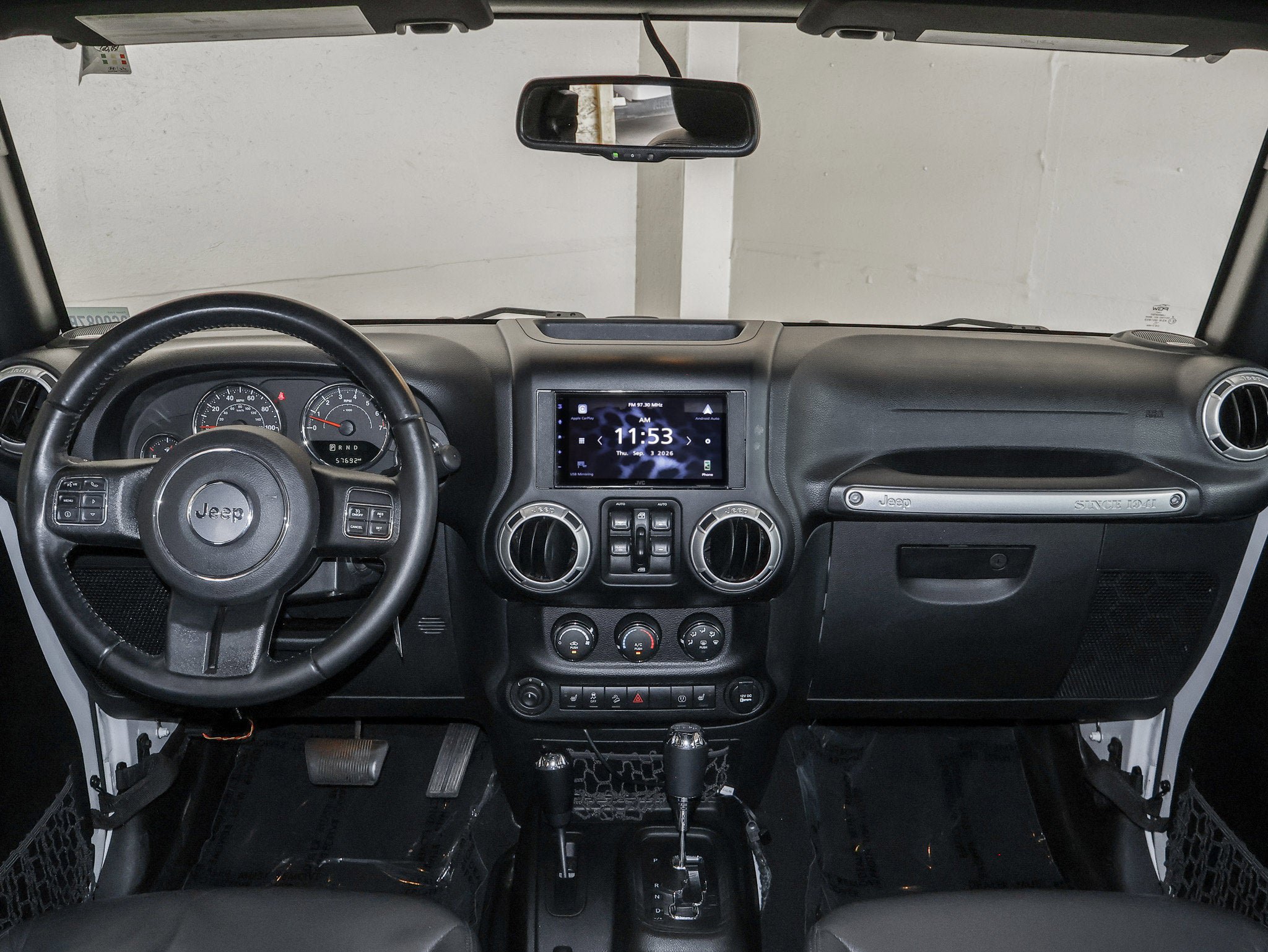 Used 2017 Jeep Wrangler Unlimited Rubicon w/ Connectivity Group AWD/4WD image 25