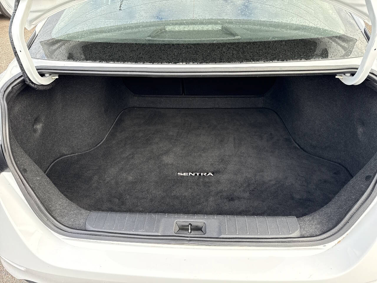 Used 2024 Nissan Sentra SV FWD image 8