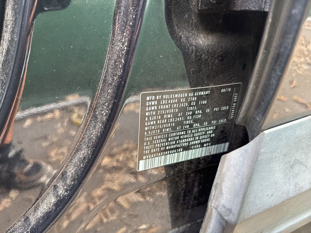 Used 2017 Volkswagen Tiguan S image 16