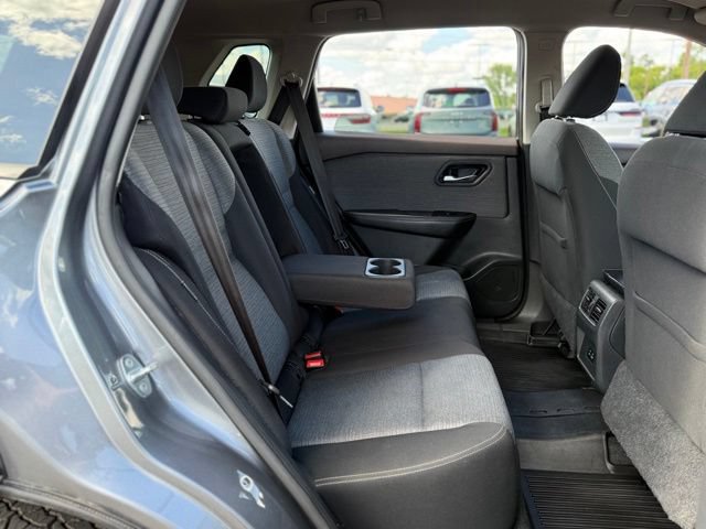 Used 2022 Nissan Rogue SV AWD/4WD image 17