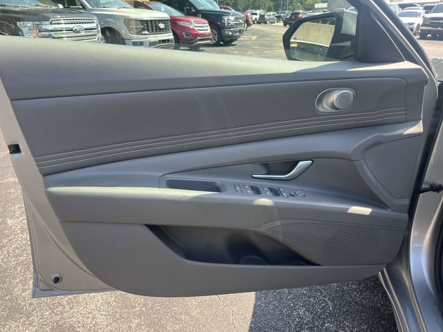 Used 2023 Hyundai Elantra SEL w/ Convenience Package FWD image 16