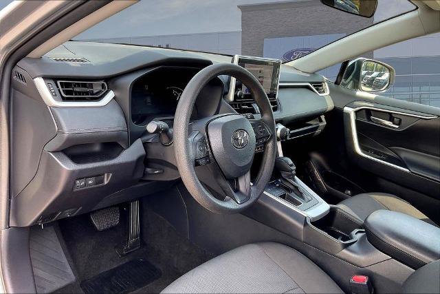 Used 2025 Toyota RAV4 XLE FWD image 17