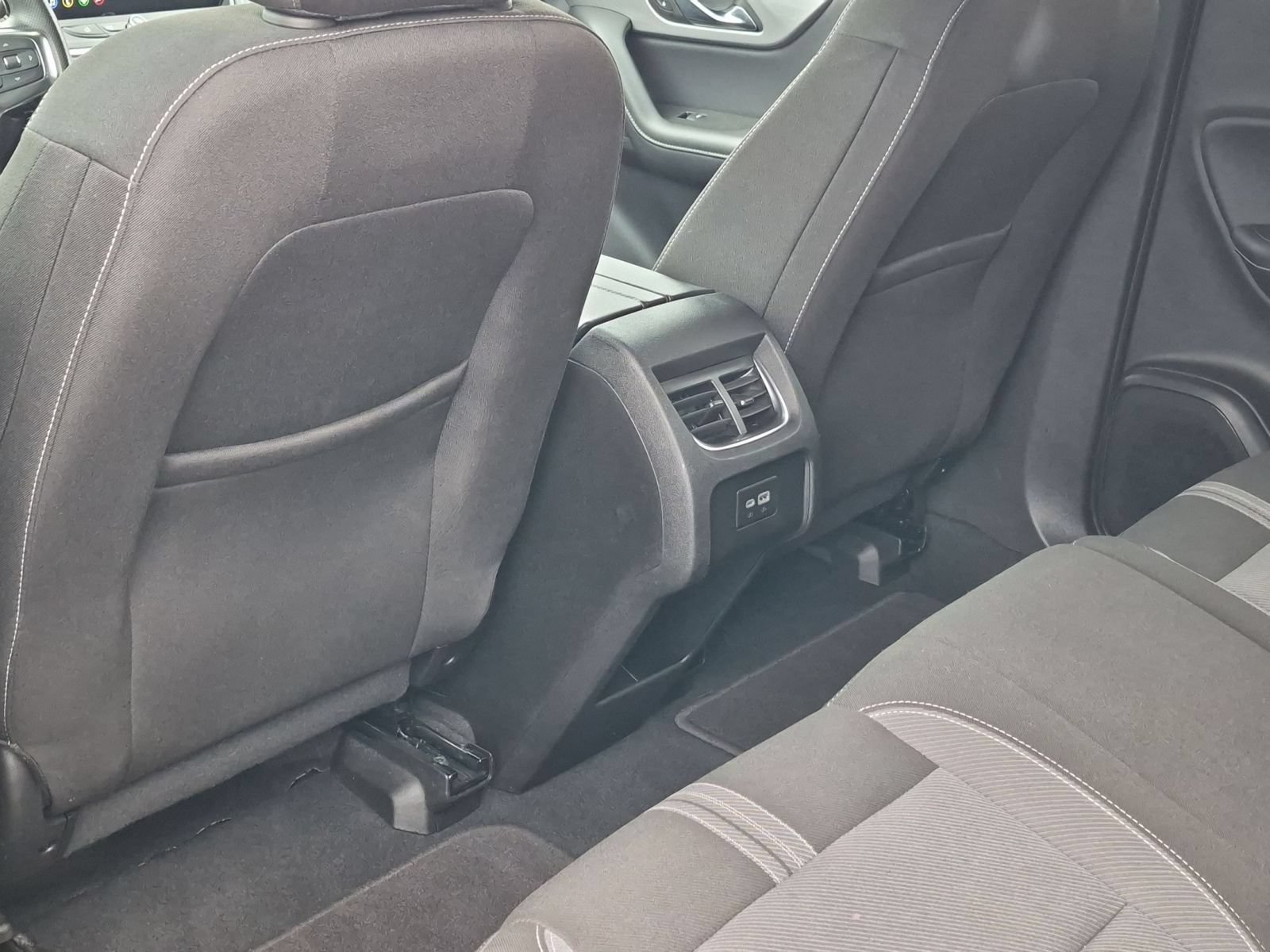 Used 2025 Chevrolet Blazer LT FWD image 27