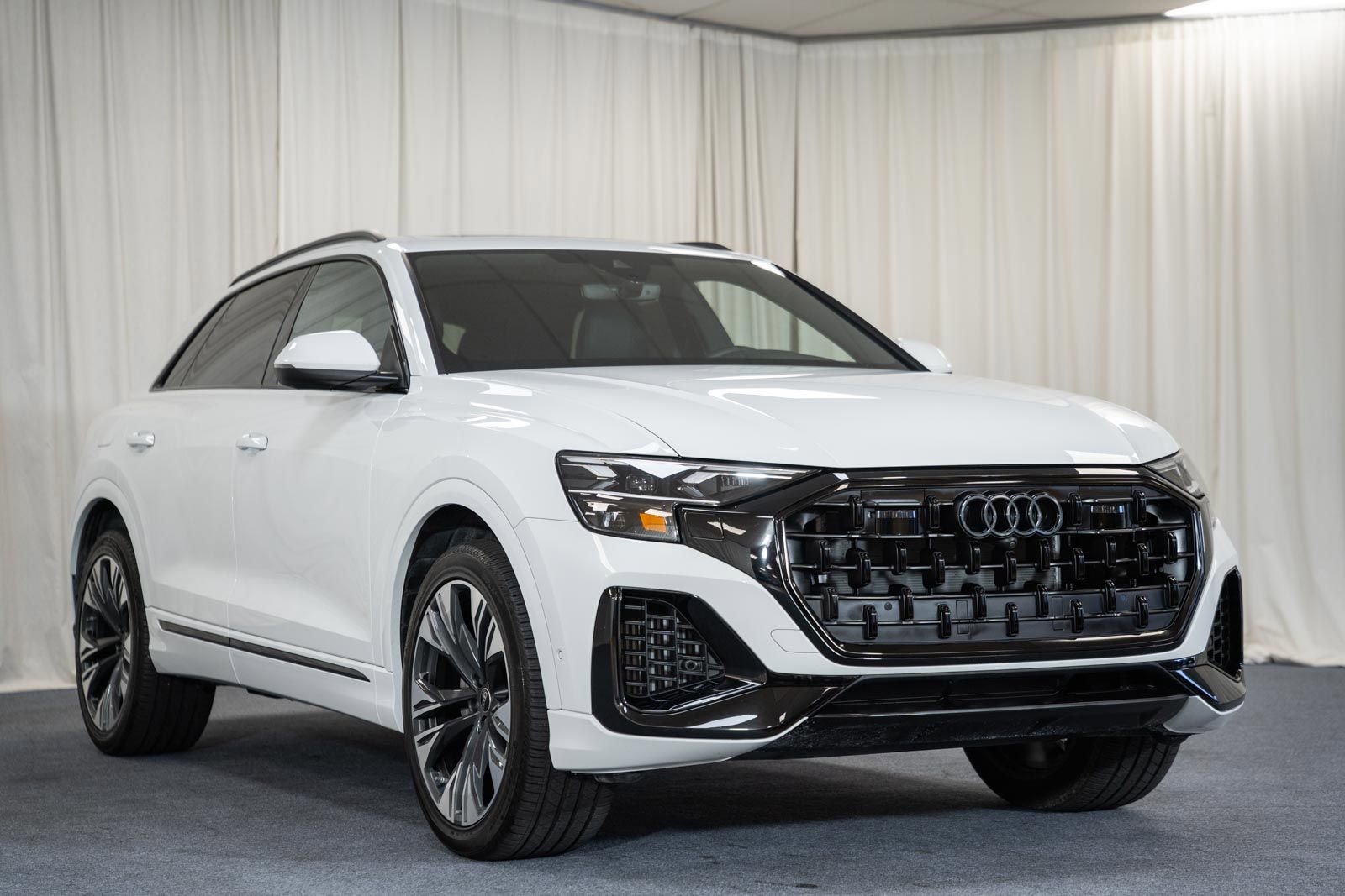 Used 2025 Audi Q8 Premium Plus AWD/4WD image 1