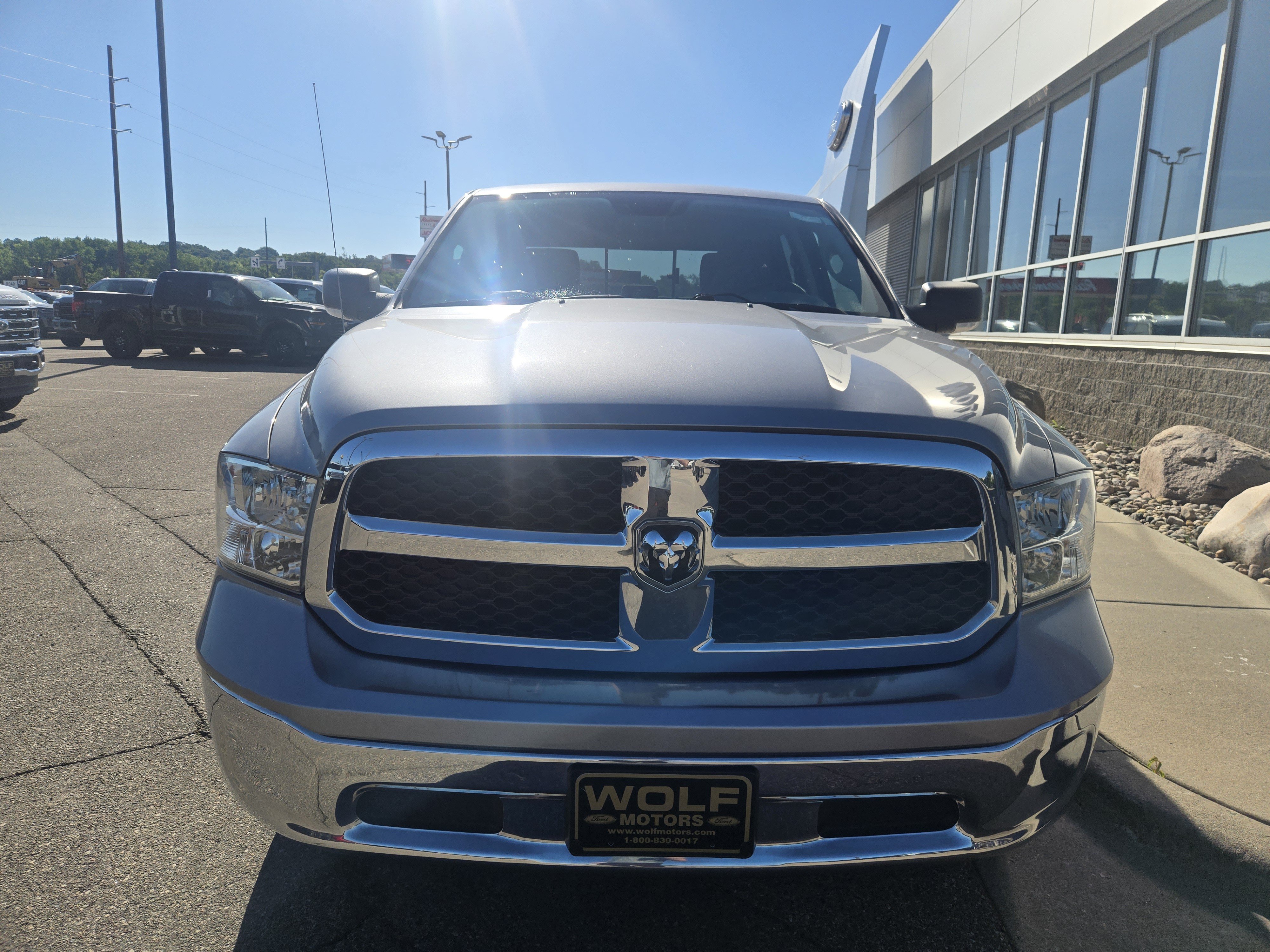 Used 2019 RAM 1500 Classic SLT w/ Luxury Group AWD/4WD image 4