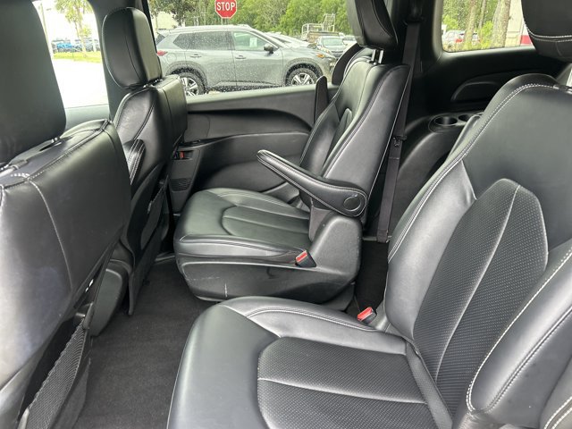 Used 2024 Chrysler Pacifica Limited FWD image 28