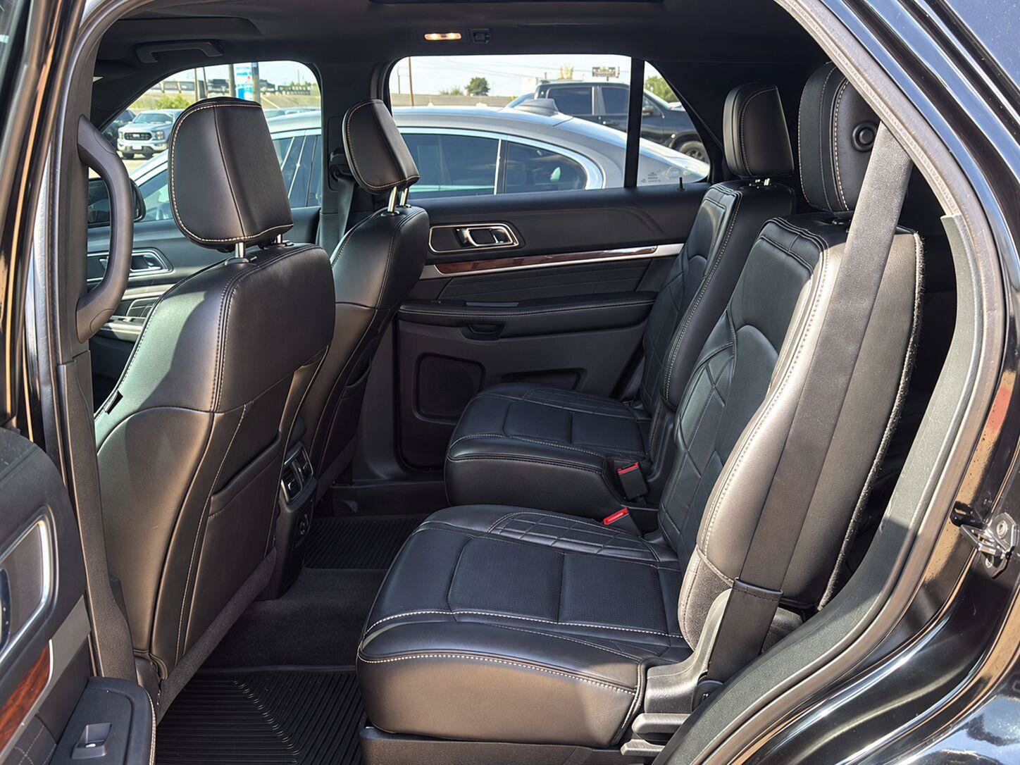 Certified 2018 Ford Explorer Platinum AWD/4WD image 30