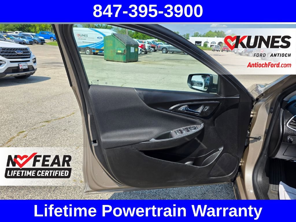 Used 2024 Chevrolet Malibu LT FWD image 17