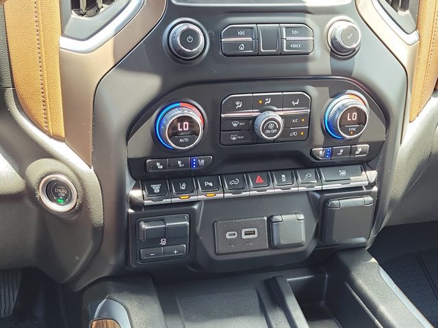 Used 2022 Chevrolet Silverado 3500 High Country w/ Technology Package AWD/4WD image 29