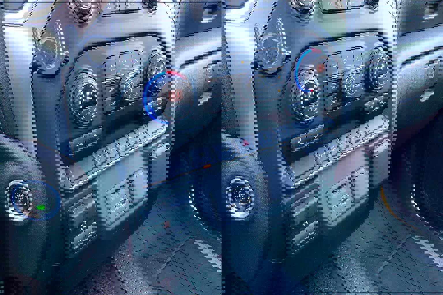 Used 2020 Chevrolet Silverado 1500 LT w/ Texas Edition image 34