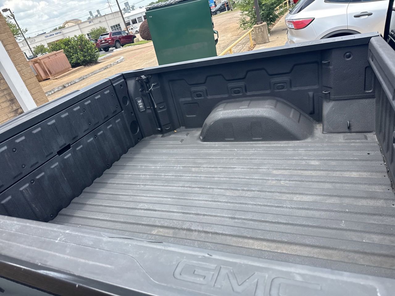 Used 2019 GMC Sierra 1500 SLT w/ SLT Premium Plus Package AWD/4WD image 4