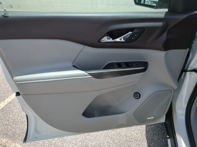 Used 2018 GMC Acadia SLT FWD image 13