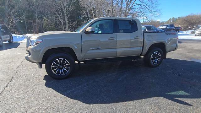 Used 2020 Toyota Tacoma TRD Sport w/ Technology Package image 2
