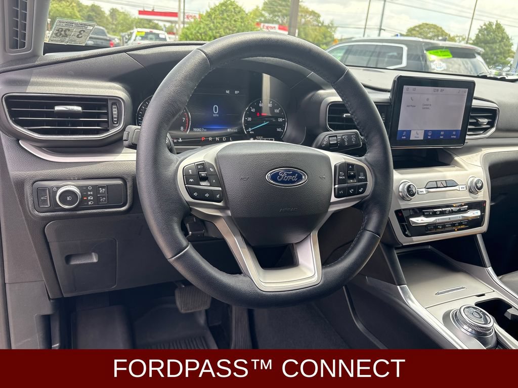 Certified 2022 Ford Explorer XLT w/ Equipment Group 202A AWD/4WD image 10