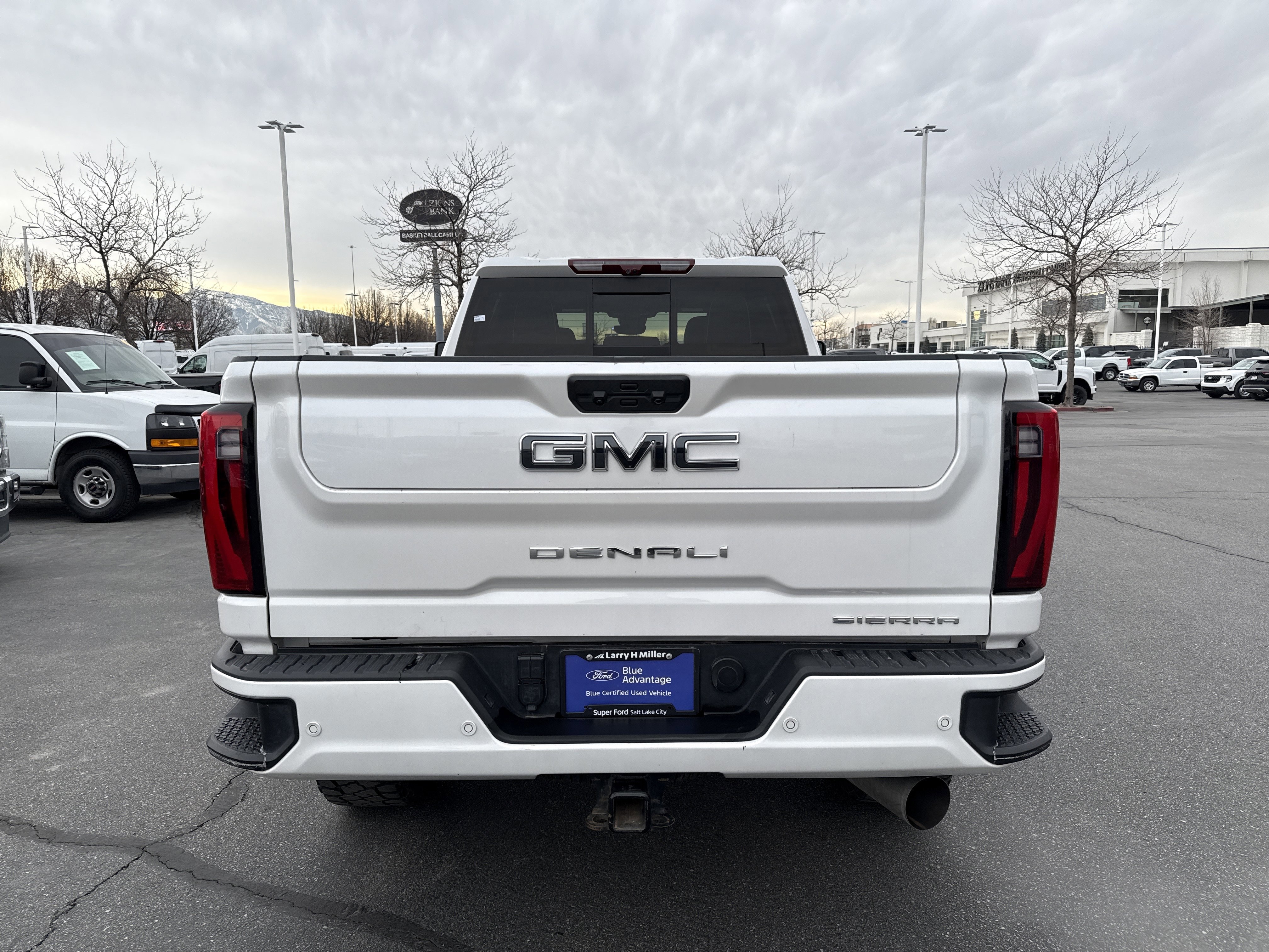Used 2024 GMC Sierra 2500 Denali Ultimate image 5