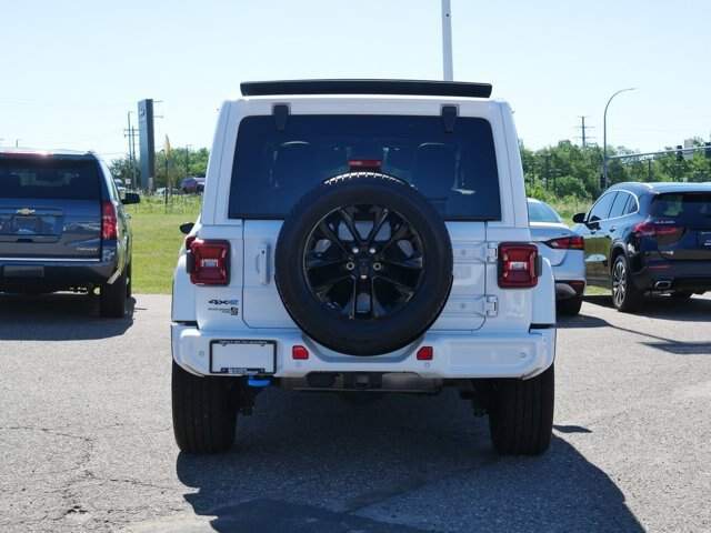 Used 2021 Jeep Wrangler Unlimited Sahara AWD/4WD image 5