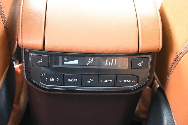 Used 2021 Toyota Highlander Platinum AWD/4WD image 29