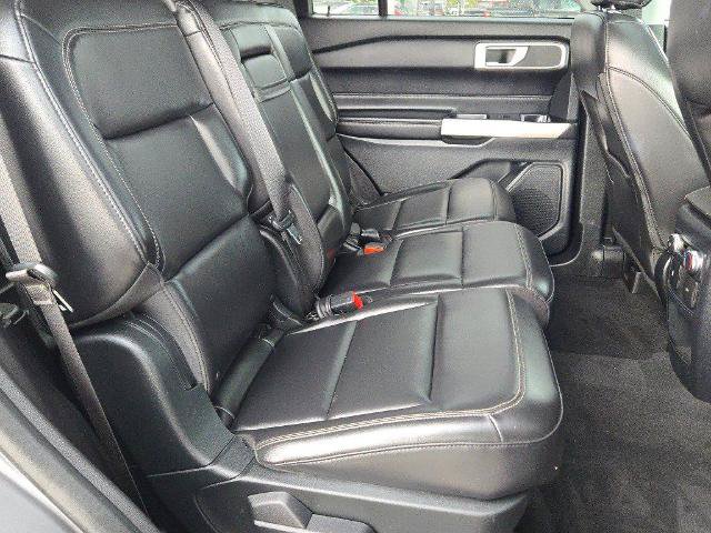 Certified 2021 Ford Explorer XLT w/ Equipment Group 202A AWD/4WD image 7