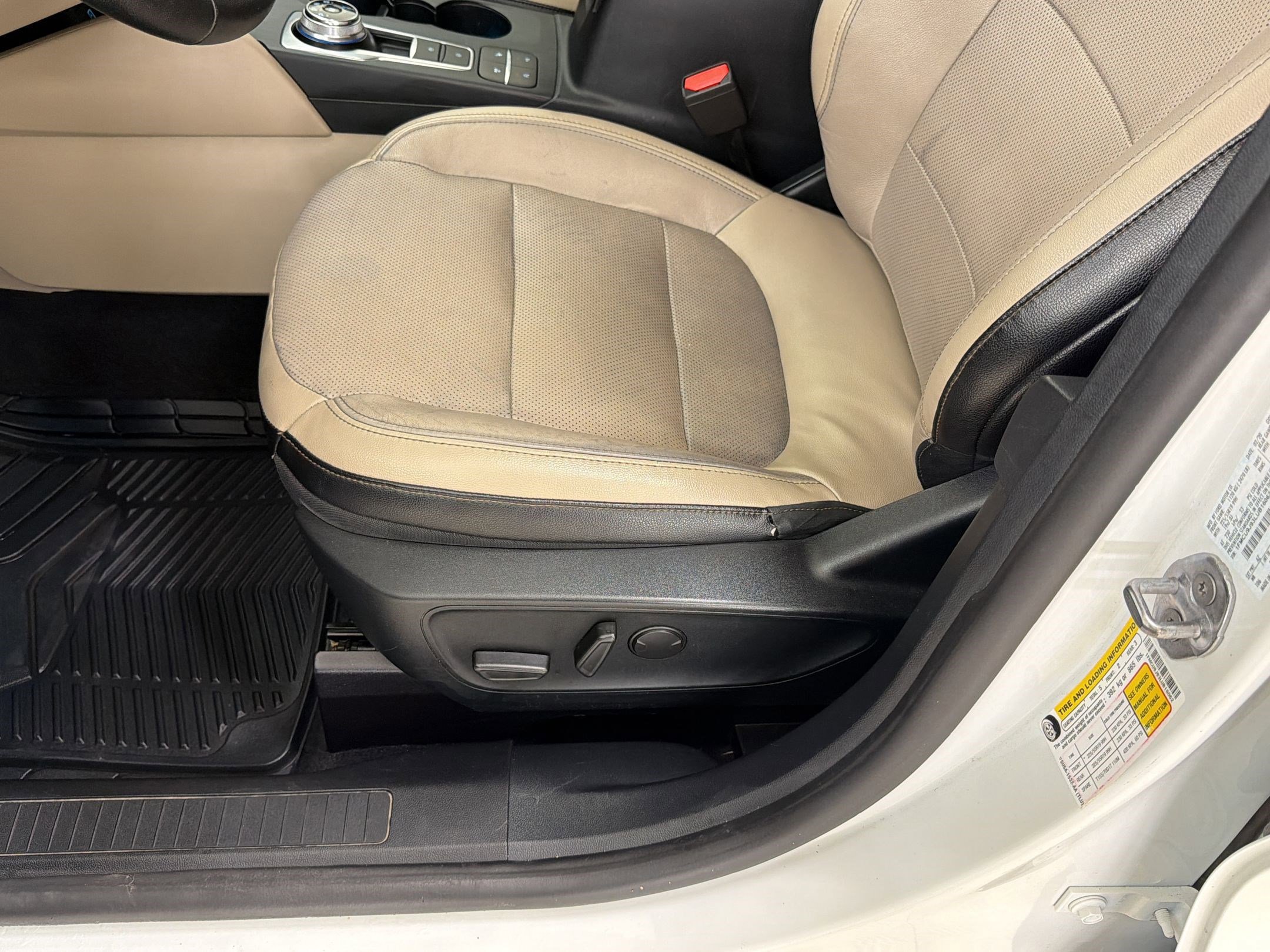 Certified 2020 Ford Escape Titanium AWD/4WD image 13