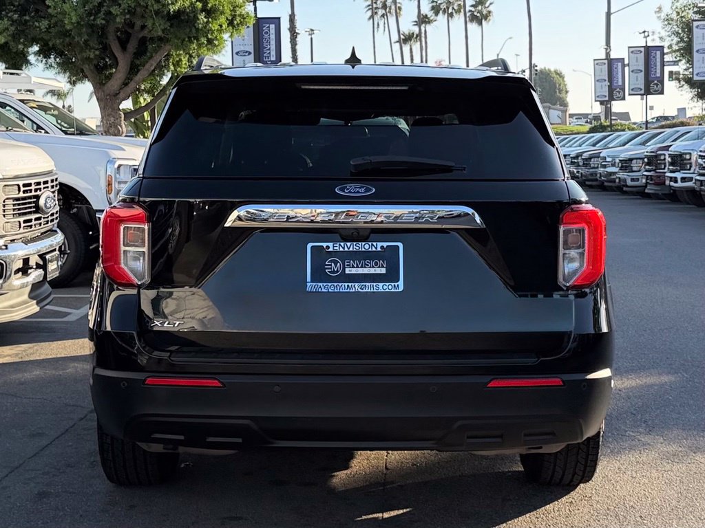 Certified 2024 Ford Explorer XLT RWD image 7