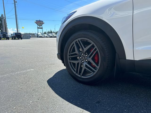 Certified 2025 Ford Explorer ST AWD/4WD image 32