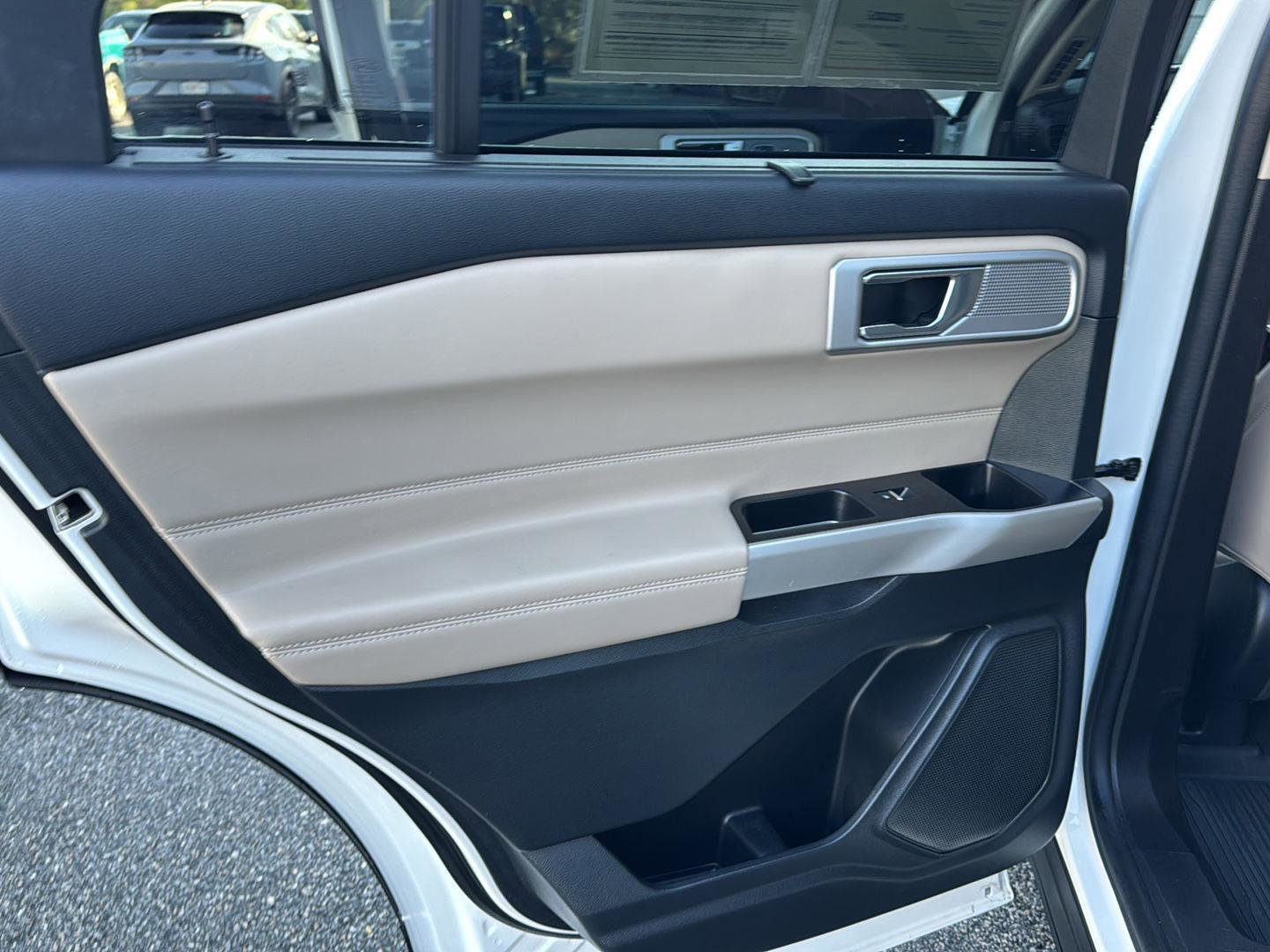 Certified 2022 Ford Explorer Limited w/ Equipment Group 301A image 15