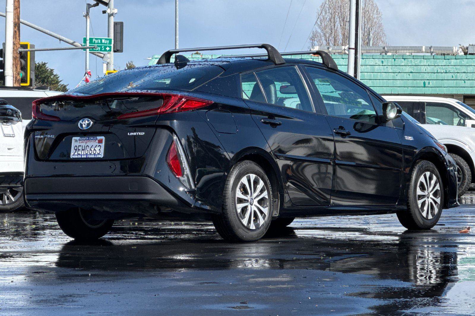 Used 2022 Toyota Prius Prime Limited image 5