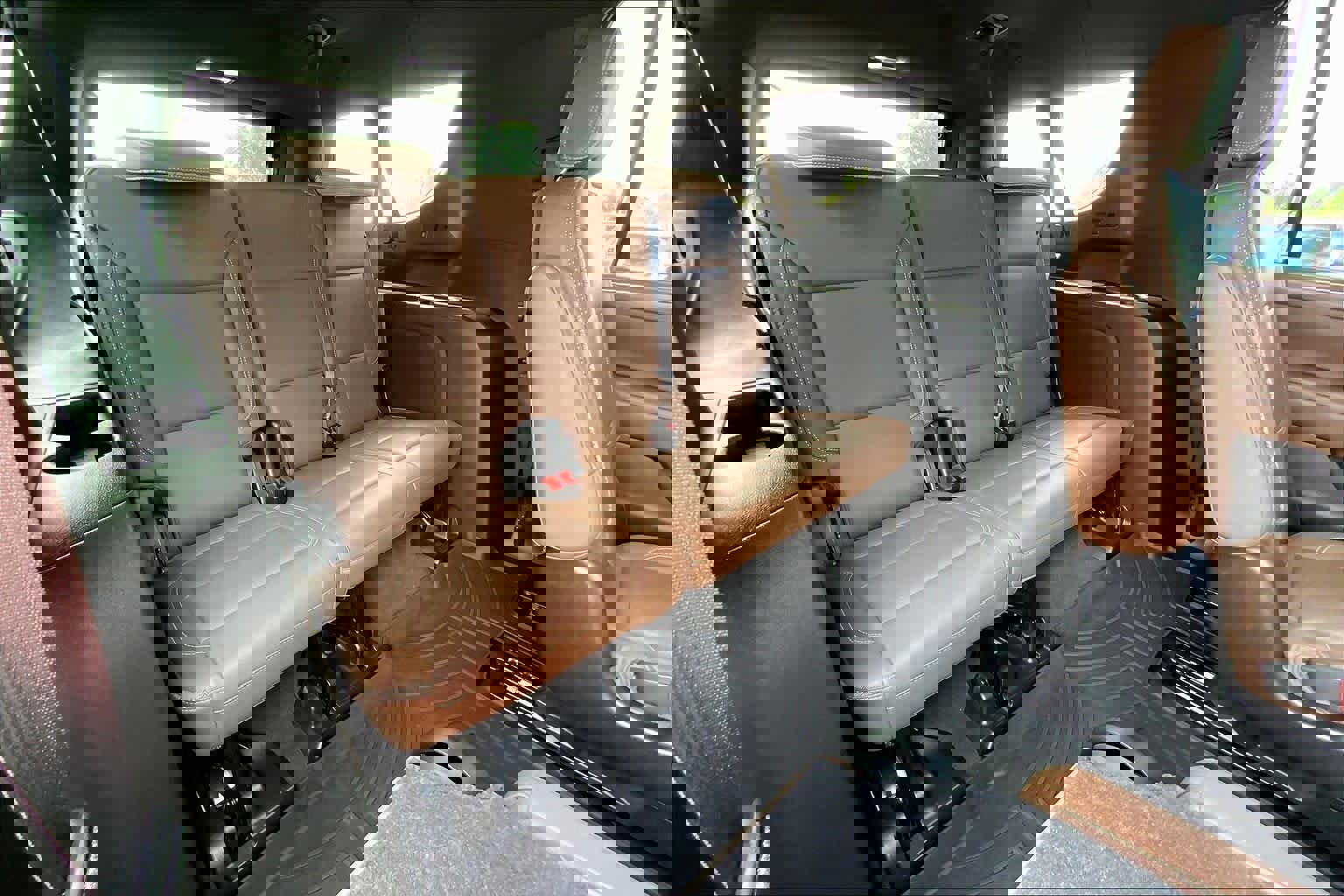 Used 2021 Chevrolet Suburban High Country image 19