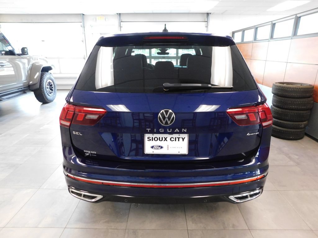 Used 2022 Volkswagen Tiguan SEL R-Line AWD/4WD image 6