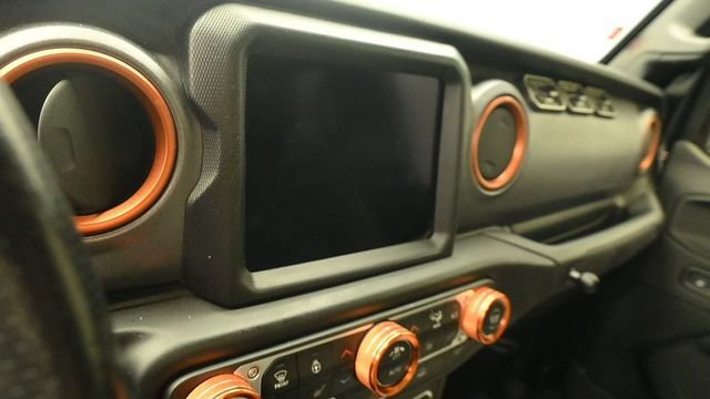 Used 2020 Jeep Gladiator Mojave AWD/4WD image 16