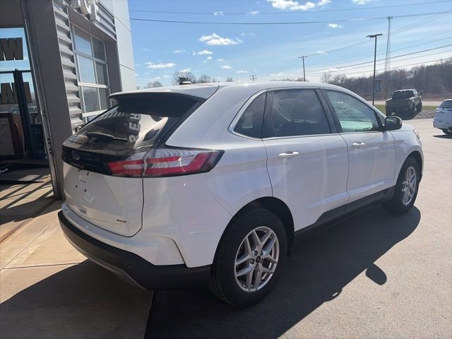 Certified 2024 Ford Edge SEL w/ Convenience Package AWD/4WD image 3