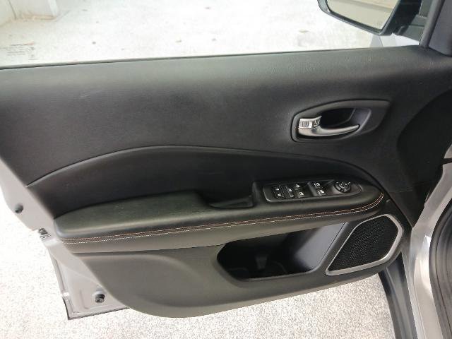 Used 2019 Jeep Compass Latitude w/ Popular Equipment Group image 12