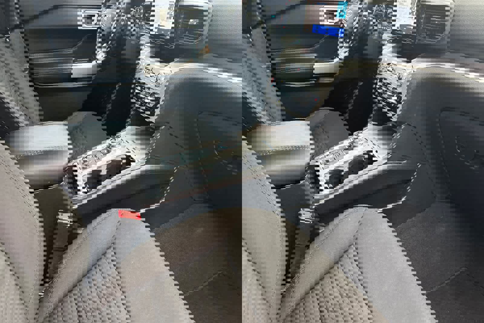 Certified 2021 Ford Explorer XLT w/ Class III Trailer Tow Package image 17