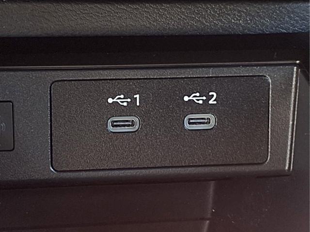 Used 2025 Nissan Kicks SR AWD/4WD image 14