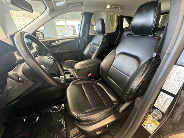 Certified 2024 Ford Escape Platinum AWD/4WD image 18