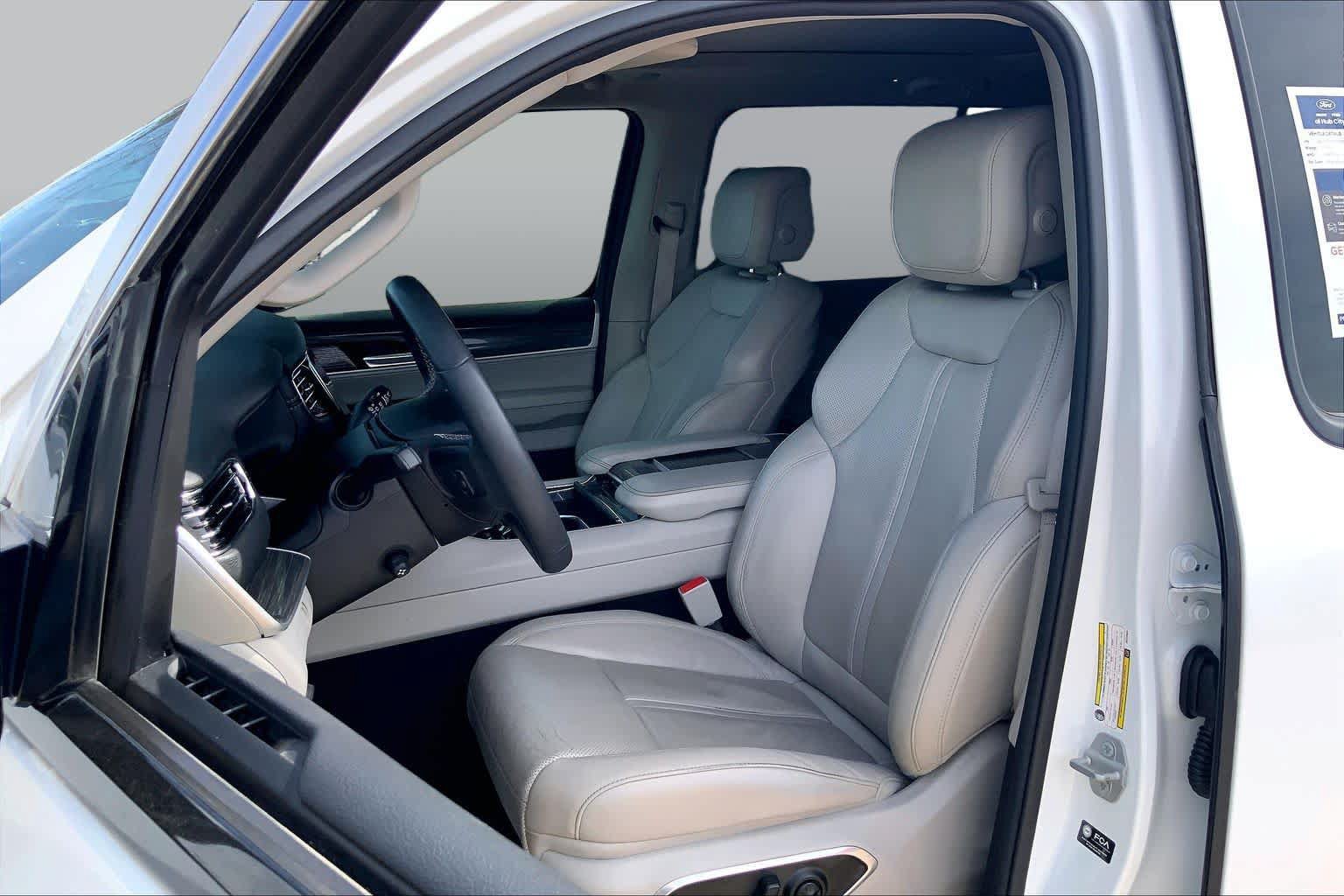 Used 2022 Jeep Wagoneer Series III w/ Premium Group I RWD image 8
