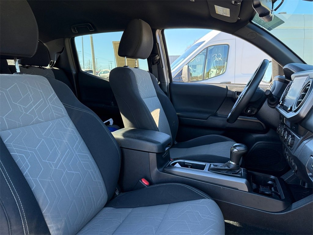 Used 2023 Toyota Tacoma TRD Off-Road image 18