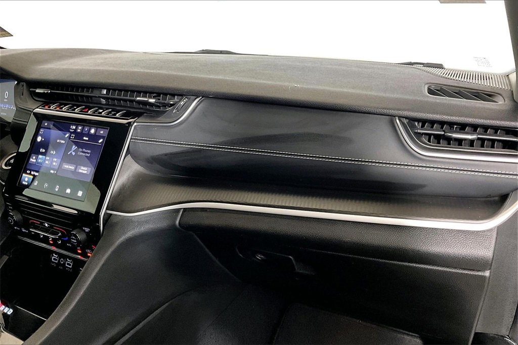 Used 2023 Jeep Grand Cherokee Laredo X image 12