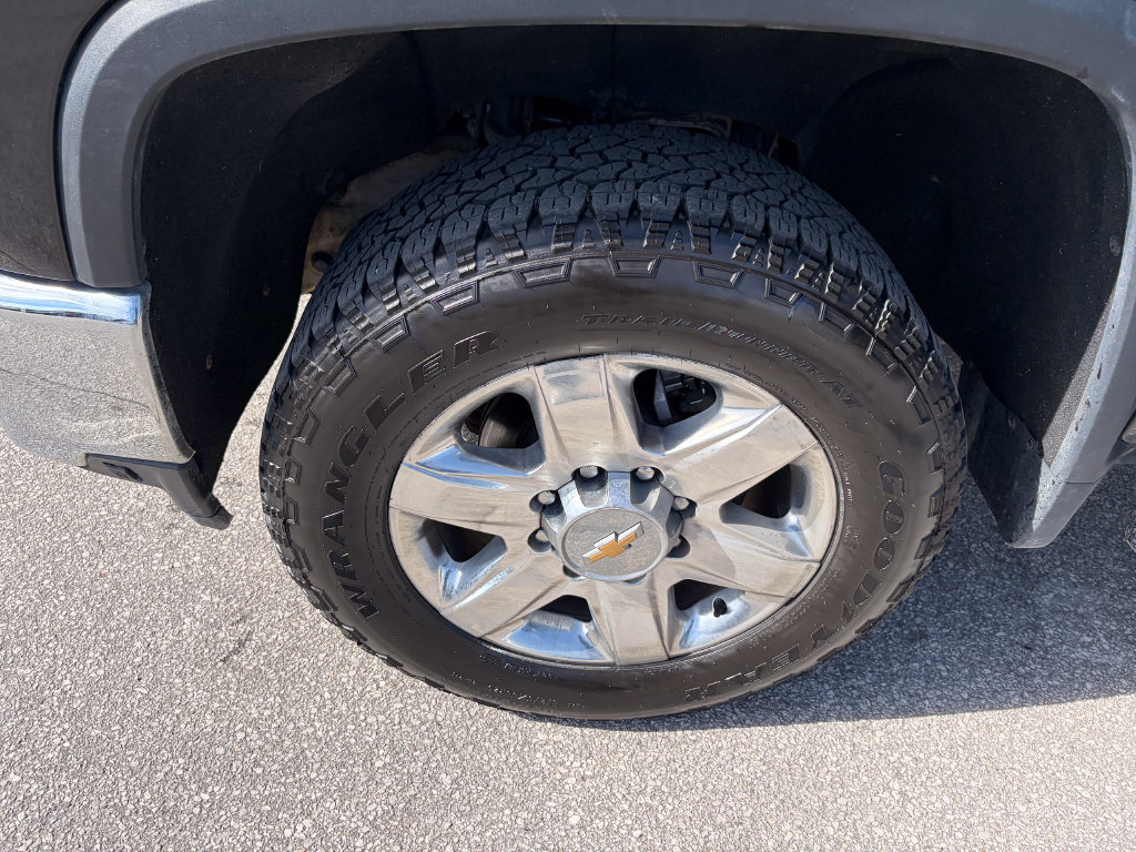 Used 2023 Chevrolet Silverado 2500 LTZ w/ LTZ Plus Package AWD/4WD image 32