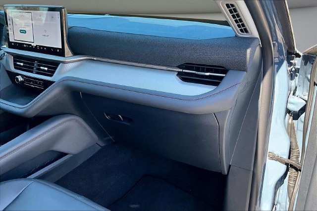 Certified 2026 Ford Explorer Active w/ Active Comfort Package AWD/4WD image 26
