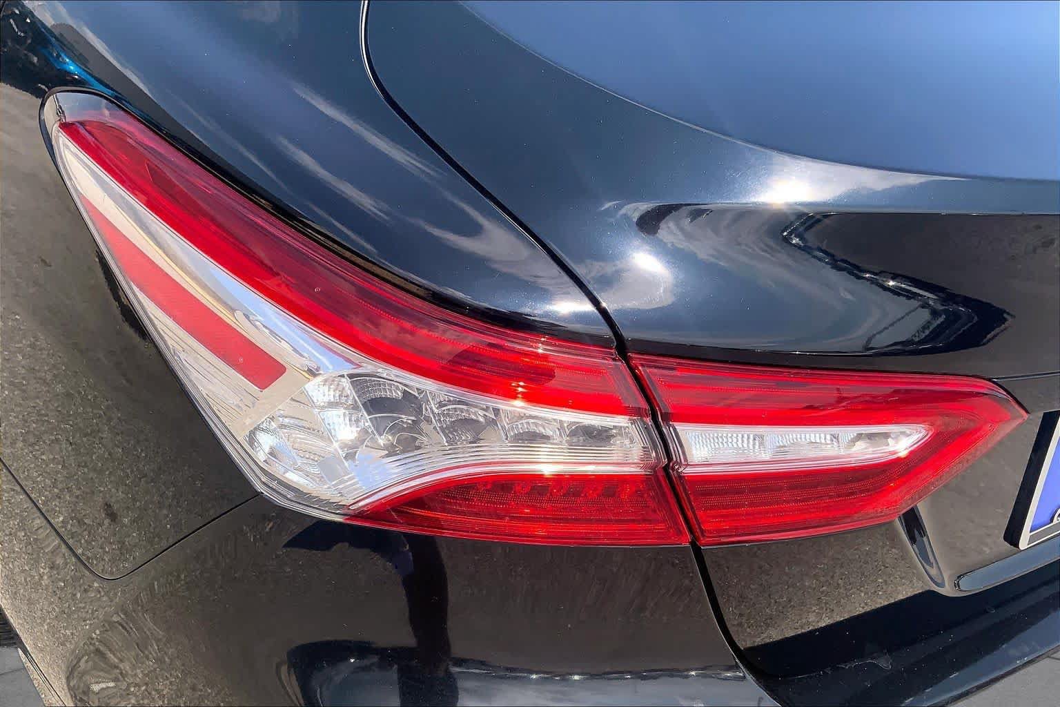 Used 2018 Toyota Camry XLE FWD image 29