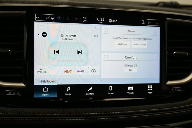 Used 2025 Chrysler Pacifica Select FWD image 18