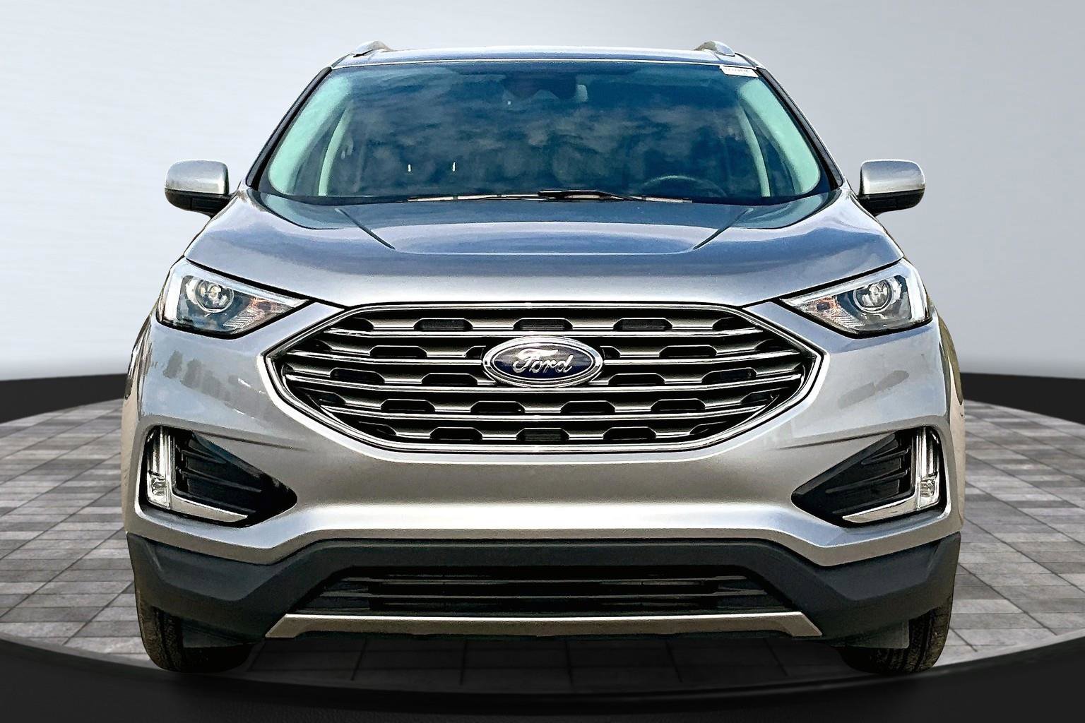 Certified 2022 Ford Edge SEL w/ Convenience Package image 3